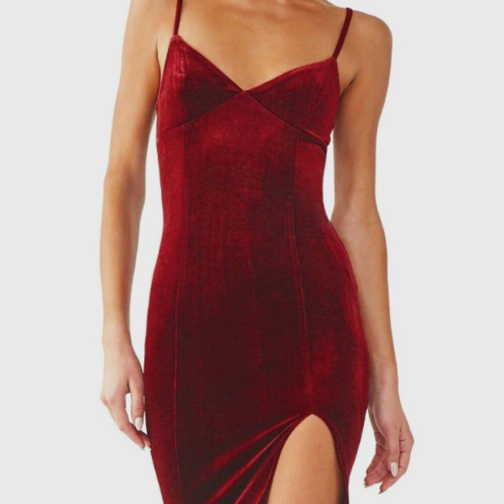 Red Velvet Dress with Leg Slit Brand New Size Small Forever 21 Winter Collection